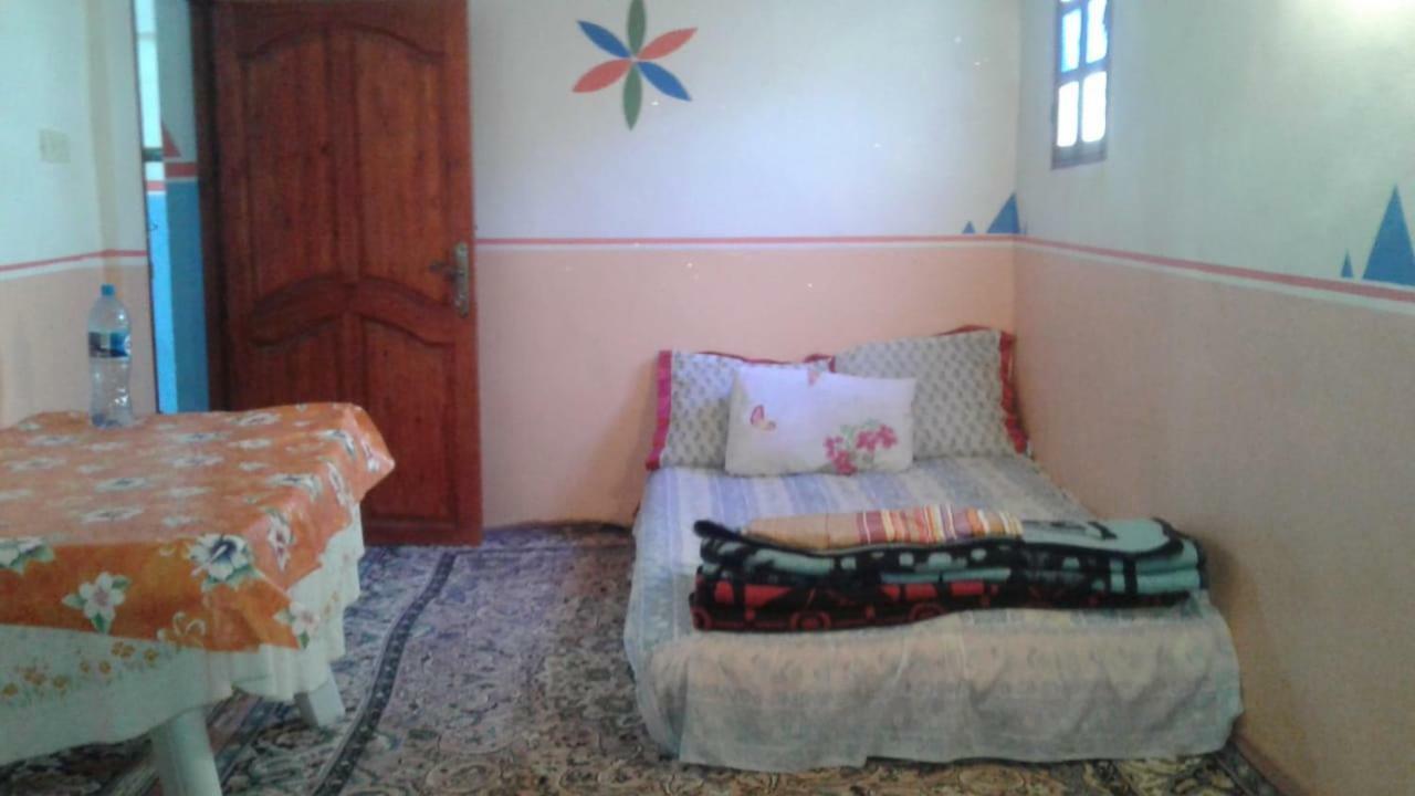 Ferienwohnung Amtoudi Aventure Id Aissa Exterior foto