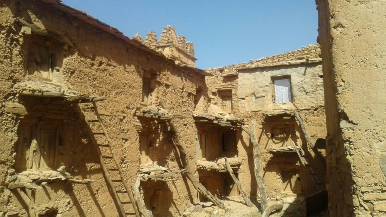 Ferienwohnung Amtoudi Aventure Id Aissa Exterior foto
